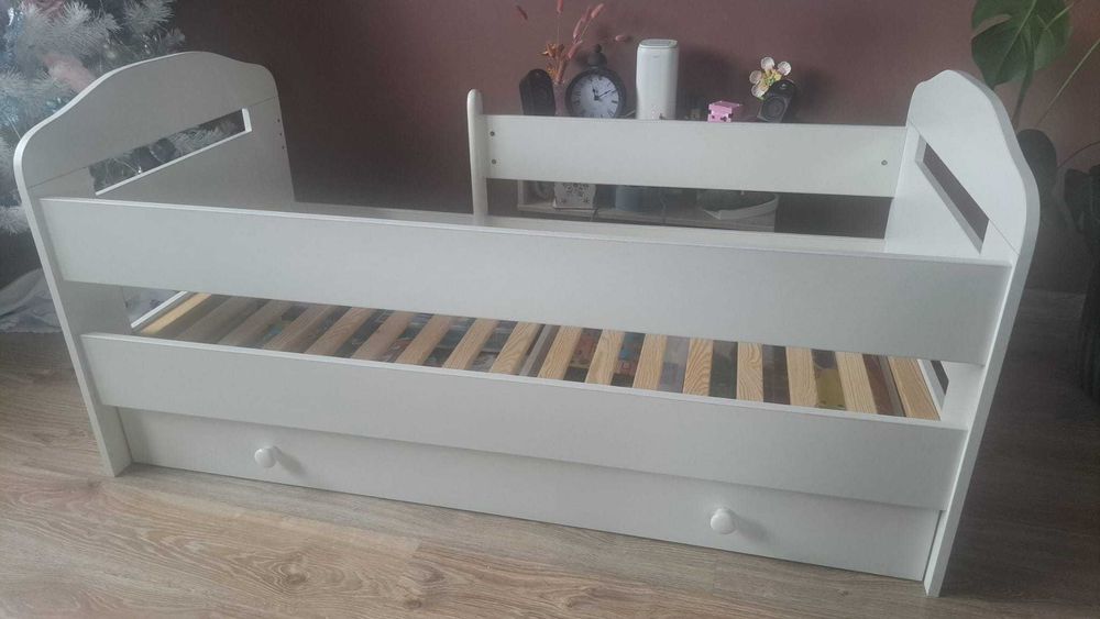 Łóżeczko dziecięce z szufladą 140x70