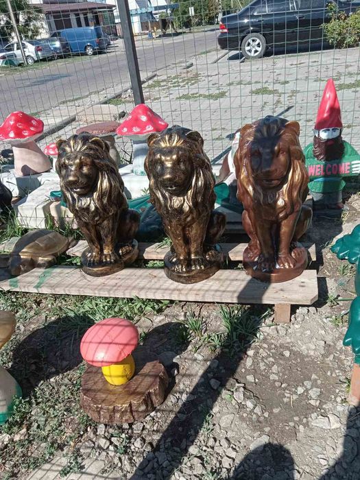 Садові фігури з бетону