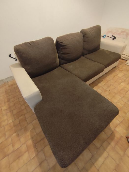 Sofá chaise longe castanho