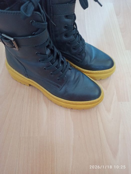Buty zimowe czarnego coloru