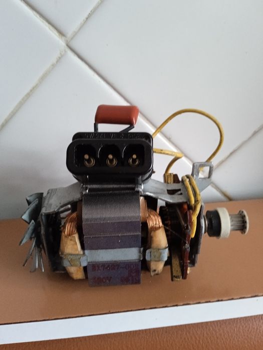 Мотор швейної машинки