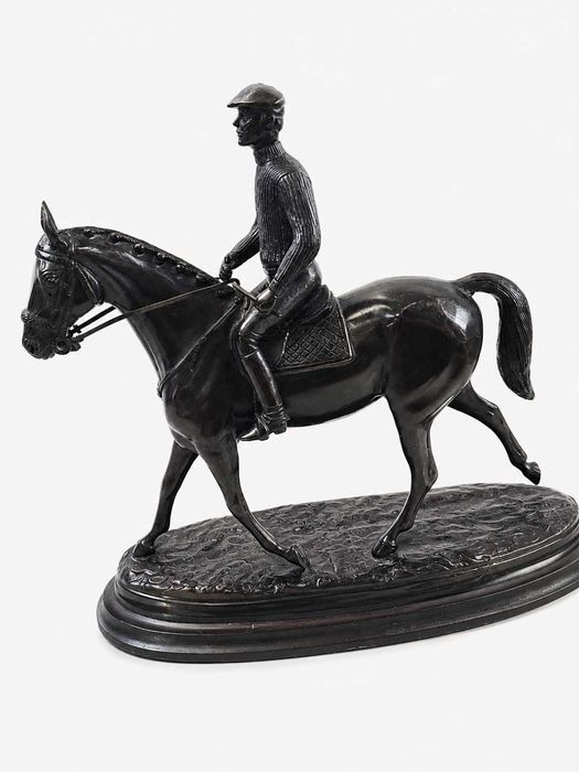 Escultura Equestre em Ferro Maciço – Cavaleiro a Cavalo | Peça Decorativa Clássica
