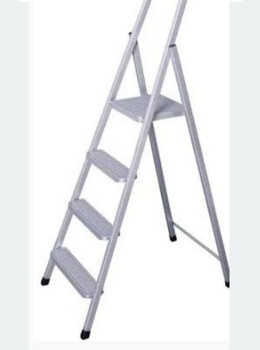 Стремянка на 4 сход