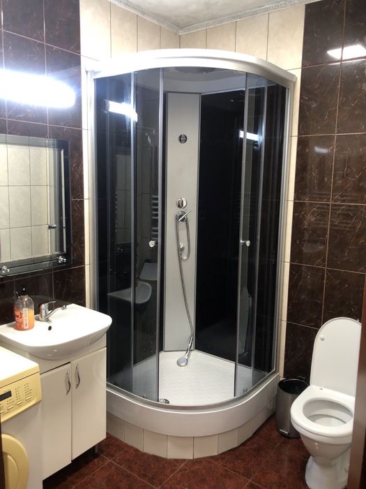 Подобова 2к в центрі міста