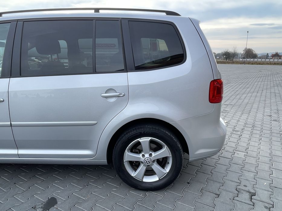 Volkswagen Touran 2.0 tdi 2012 року