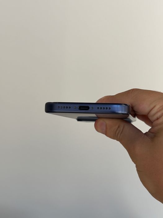 Б/У iPhone 17 Pro, 256GB, Deep Blue, eSim + eSim (МАГАЗИН/ГАРАНТИЯ)