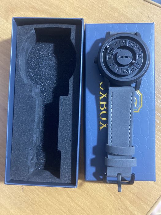 Магнітний годиник