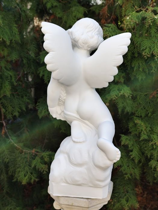 Скульптура ангела з бетона для пам`ятників