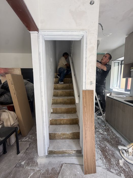 Arrenda-se MORADIA T2 MOBILIADA e cozinha equipada  MORADIA TOTALMENTE RENOVADA E MOBILADA.Centro Histórico do Porto (zona da Batalha)