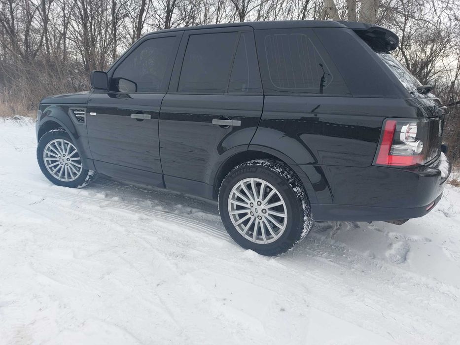 Продаеться гарний Range Rover Sport