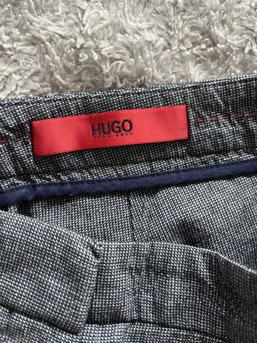 Spodnie z wełną Hugo Boss S