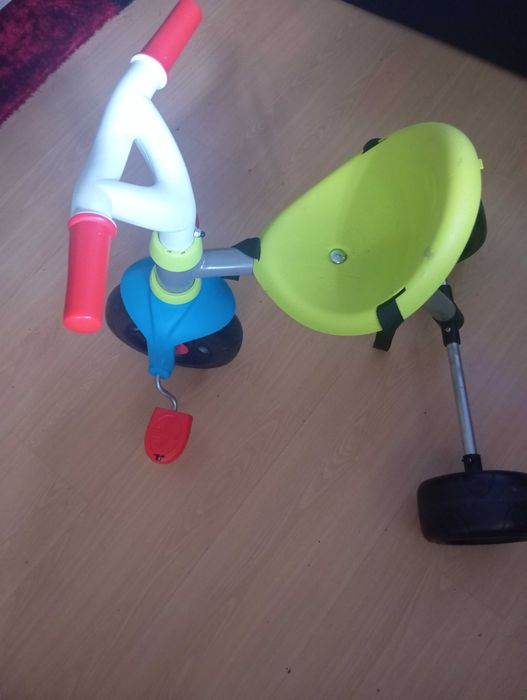 Vendo triciclo de criança novo sem caixa