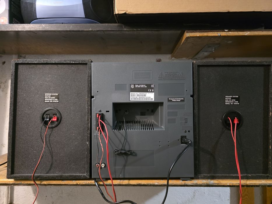 Wieża Philips z głośnikami GRUNDIG bardzo ładnym stanie.