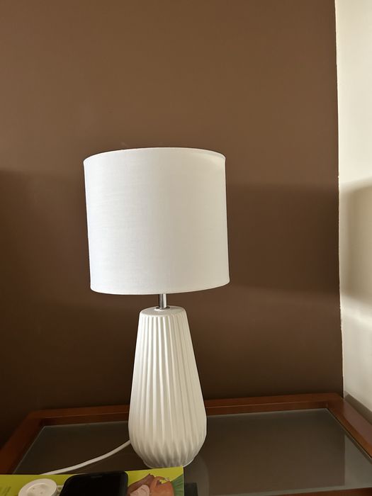 Candeeiro de quarto branco