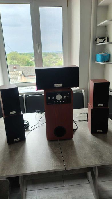 Дженіос 5 і 1 акустична система