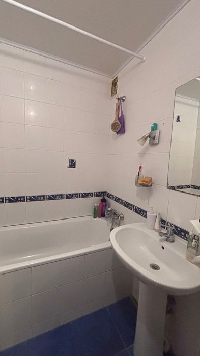Продам 3к улучшенку 1й эт/9и кухня 9м газ, кирпич, м. Ботсад