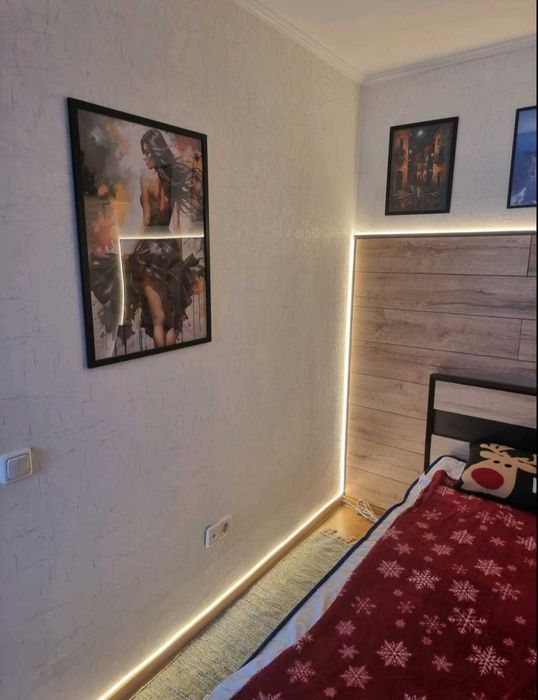 Продаю компактну сучасну квартиру біля метро! Ідеально в оренду!