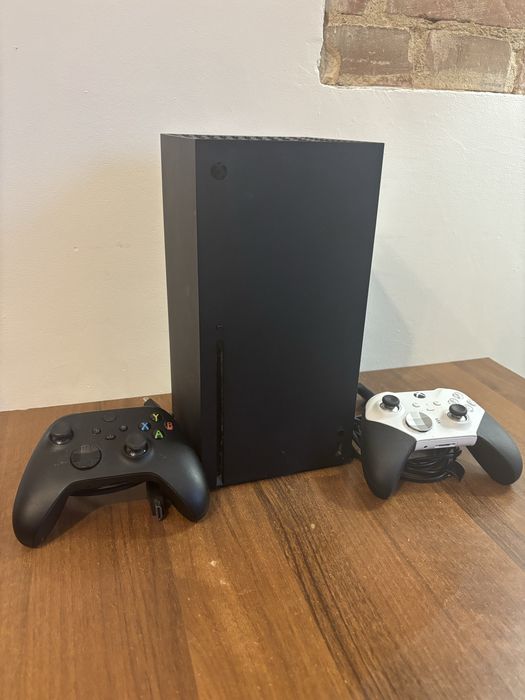 Xbox series X + 2 pady