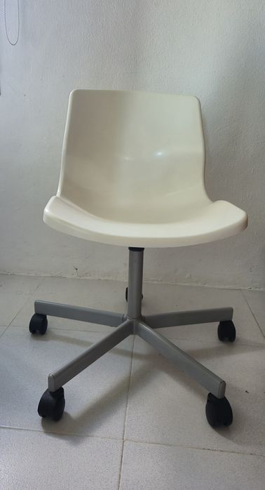 Cadeira de escritório branca
