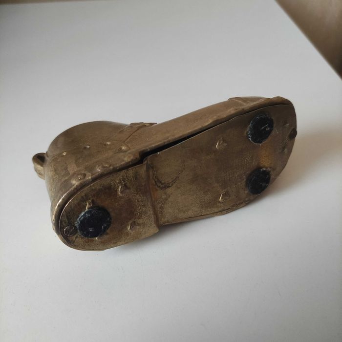 Masywny but mosiądz - 14cm x 6cm x 5cm - czasy PRL