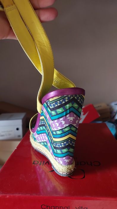 Босоножки женские