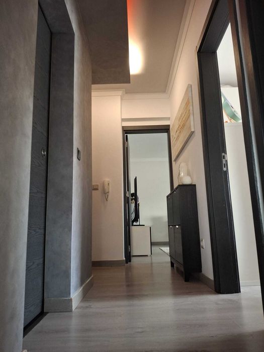 Incrível T2 Torre da Marinha junto ao Shopping e Comboios