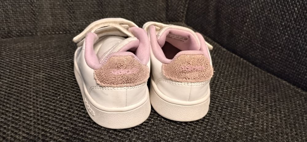 Adidas  butki -dziewczynka