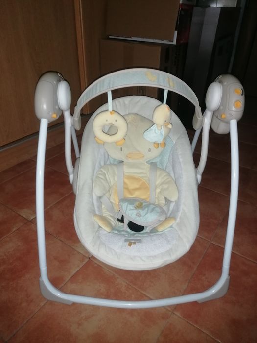 Espreguiçadeira de bebé elétrica Bright Starts
