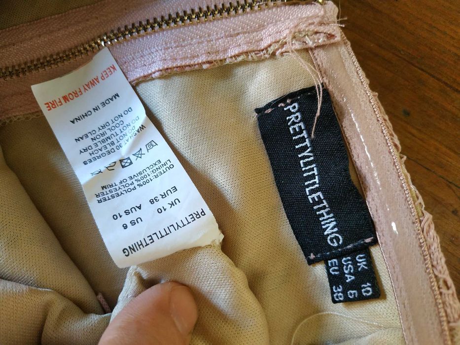 Пыльно-розовое кружевное облегающее платье с бахромой для девочек 38 р