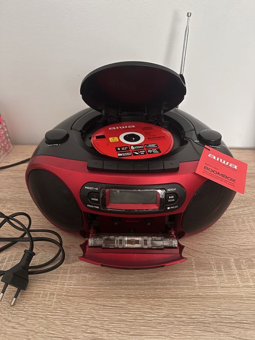 Boombox Radio Aiwa BBTC-550RD Czarno-czerwony