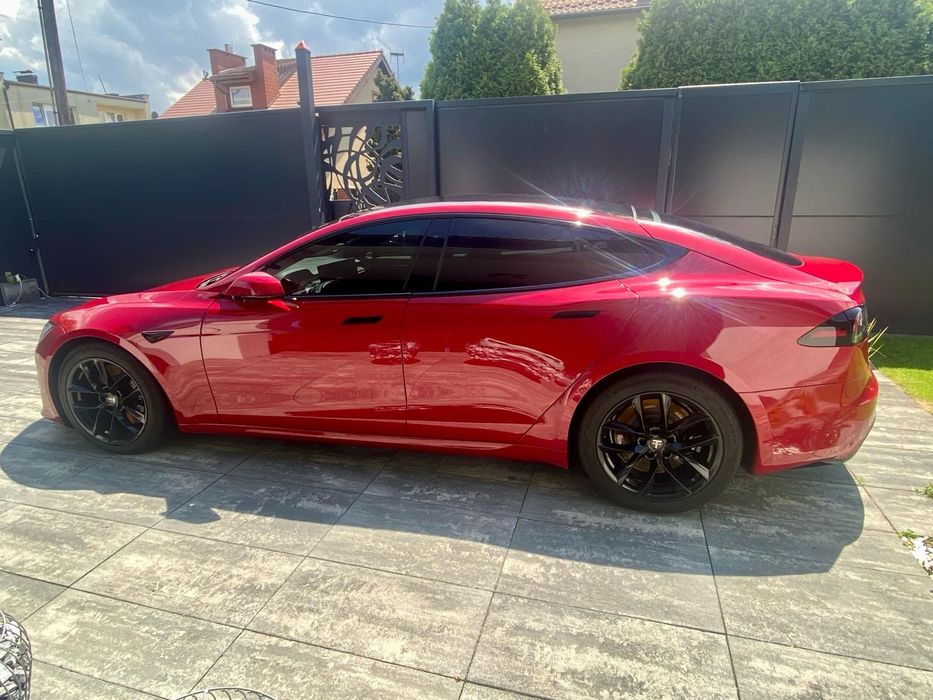 Tesla Model S , New Red Pearl , wolantem YOKE