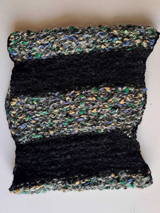 Gola 100% lã feita à mão artesanal muito quentinha 31 x 33 cm