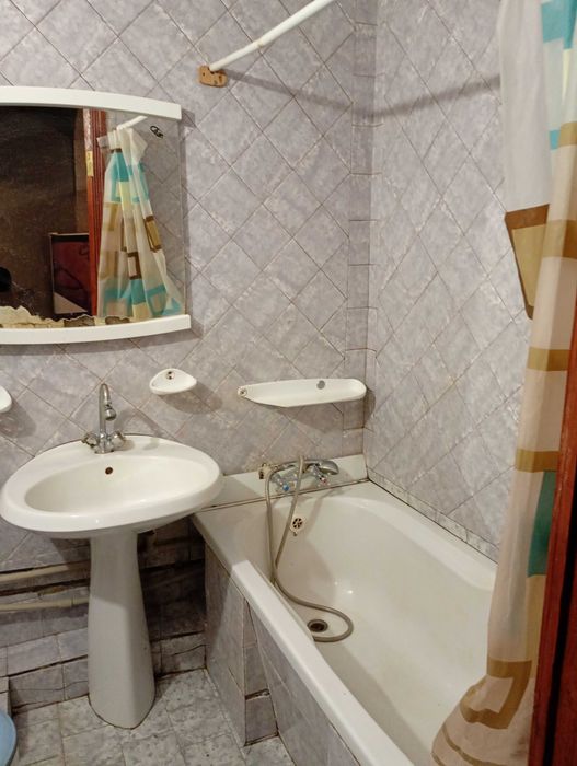 Сдам .Свою 2-х комнатную квартиру. АЛЕКСЕЕВКА. Метро 5 минут. 6000грн.