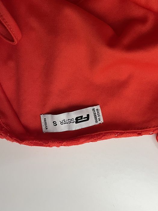 топы красный с кружевом, базовые зеленый и желтый