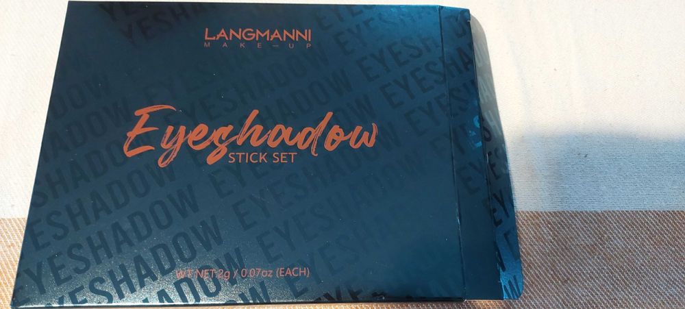 Cienie do Powiek w Sztyfcie –  Zestaw 8 szt.