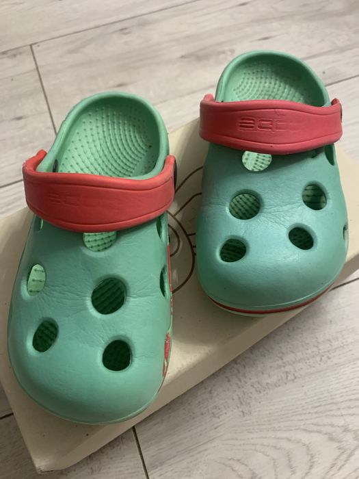 Piankowe klapki ala crocs r 27