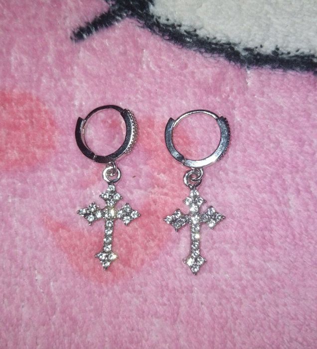 Сережки з хрестом