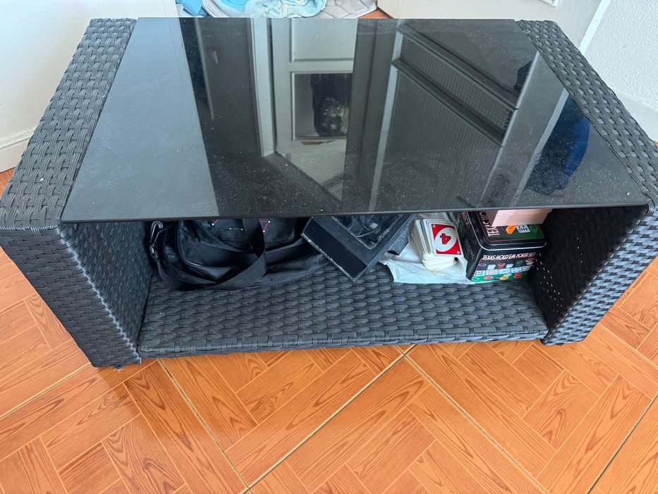 Conjunto de varanda com mesinha de vidro