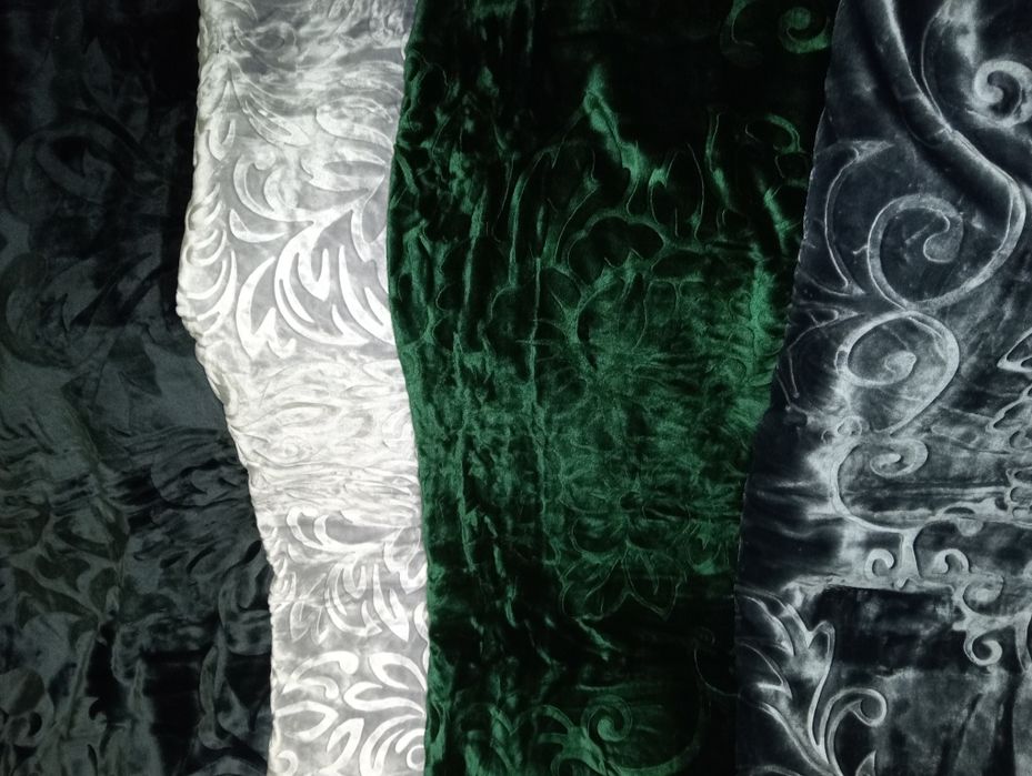 Gruby dwustronny koc tłoczony. Narzuta, pled 160x210cm.