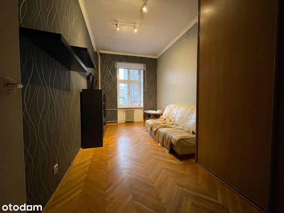 2 duże pokoje w kamienicy na 1. piętrze | Centrum - Więcej