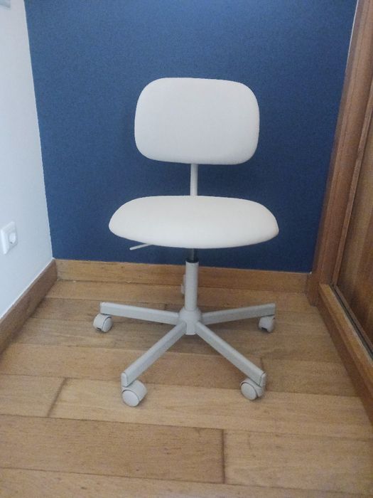 Cadeira giratória BLECKBERGET  IKEA (bege)