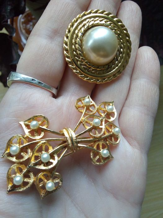 Брошка вінтажна.  Вінтажна біжутерія. Геліотис. Камея