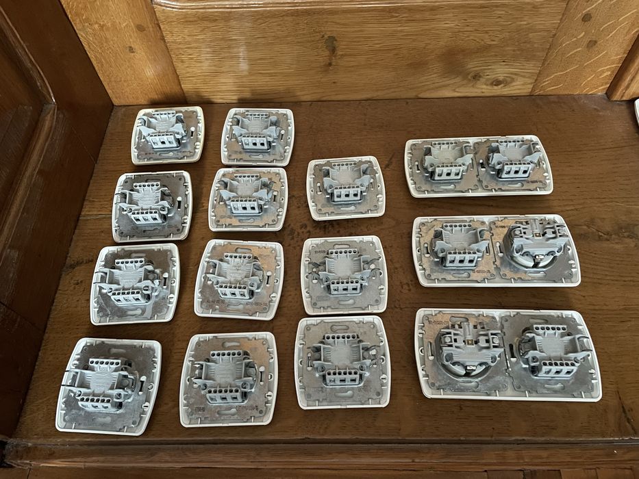 Розетки та вимикачі фірми el-bi( турція) Точкові світильники