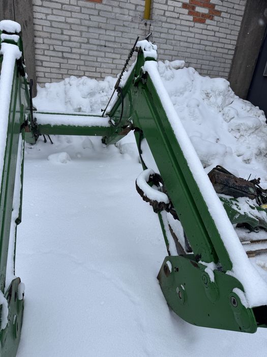 Ładowacz czołowy John Deere H380 z adaptacja