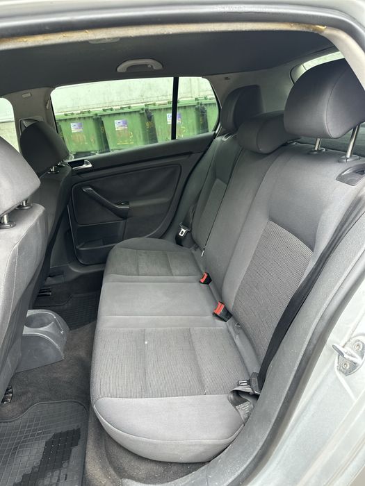 Volkswagen Golf V! Автомат! 1.6 mpi!