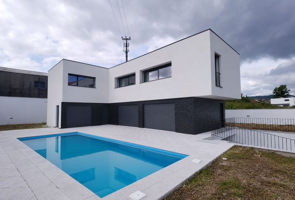 Moradia T5 com piscina