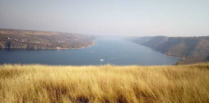 Ексклюзивна земля на березі ріки Дністер. Бакота. Можлива оренда.