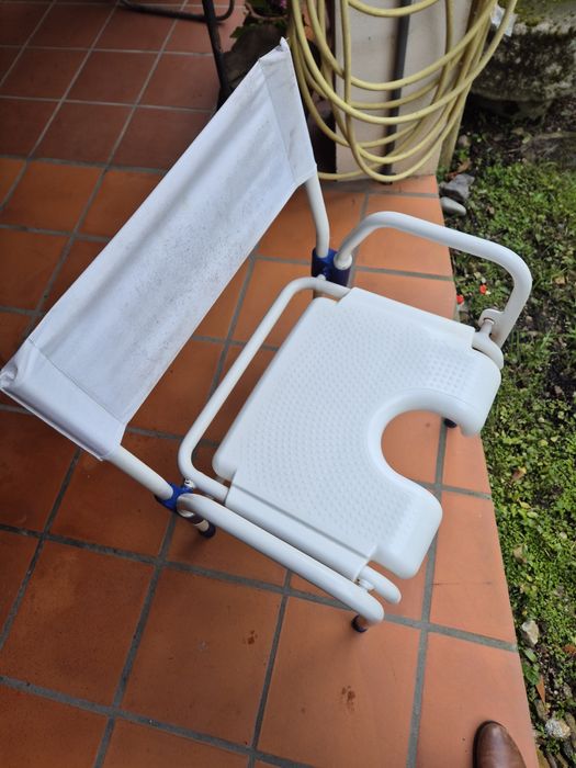 Cadeira de banho com encosto