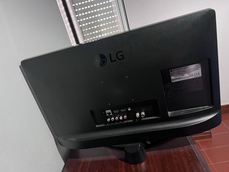 LG 24TQ510S-PZ 23.6" LED HD