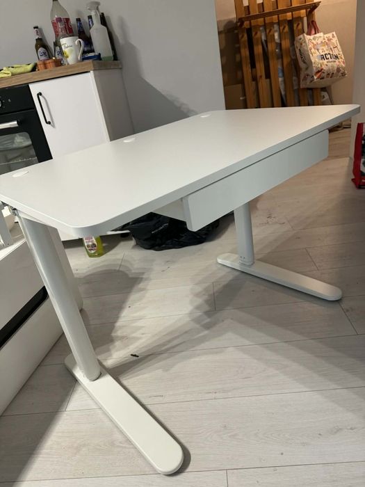 Biurko Relatera  ikea jak nowe regulowane